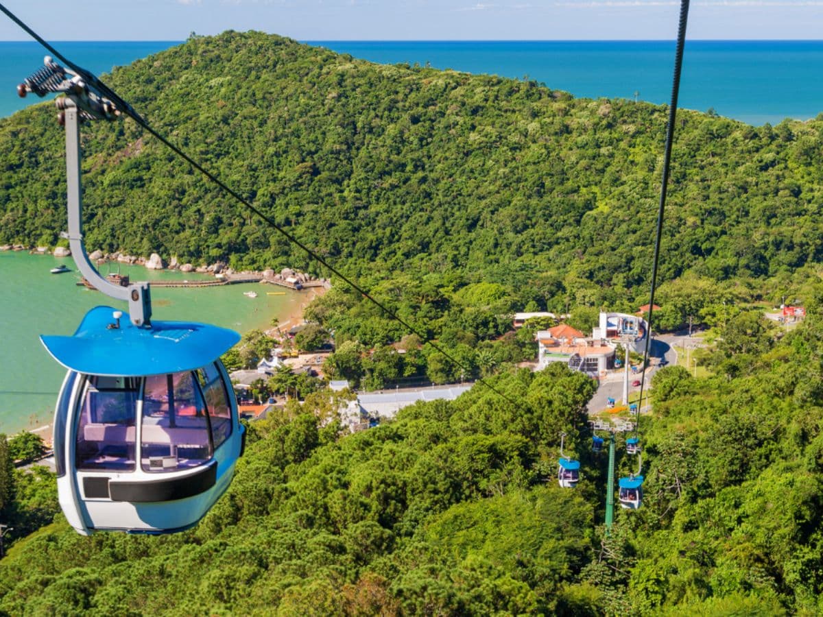 Bondinho Unipraias - Vista da Mata Atlântica preservada